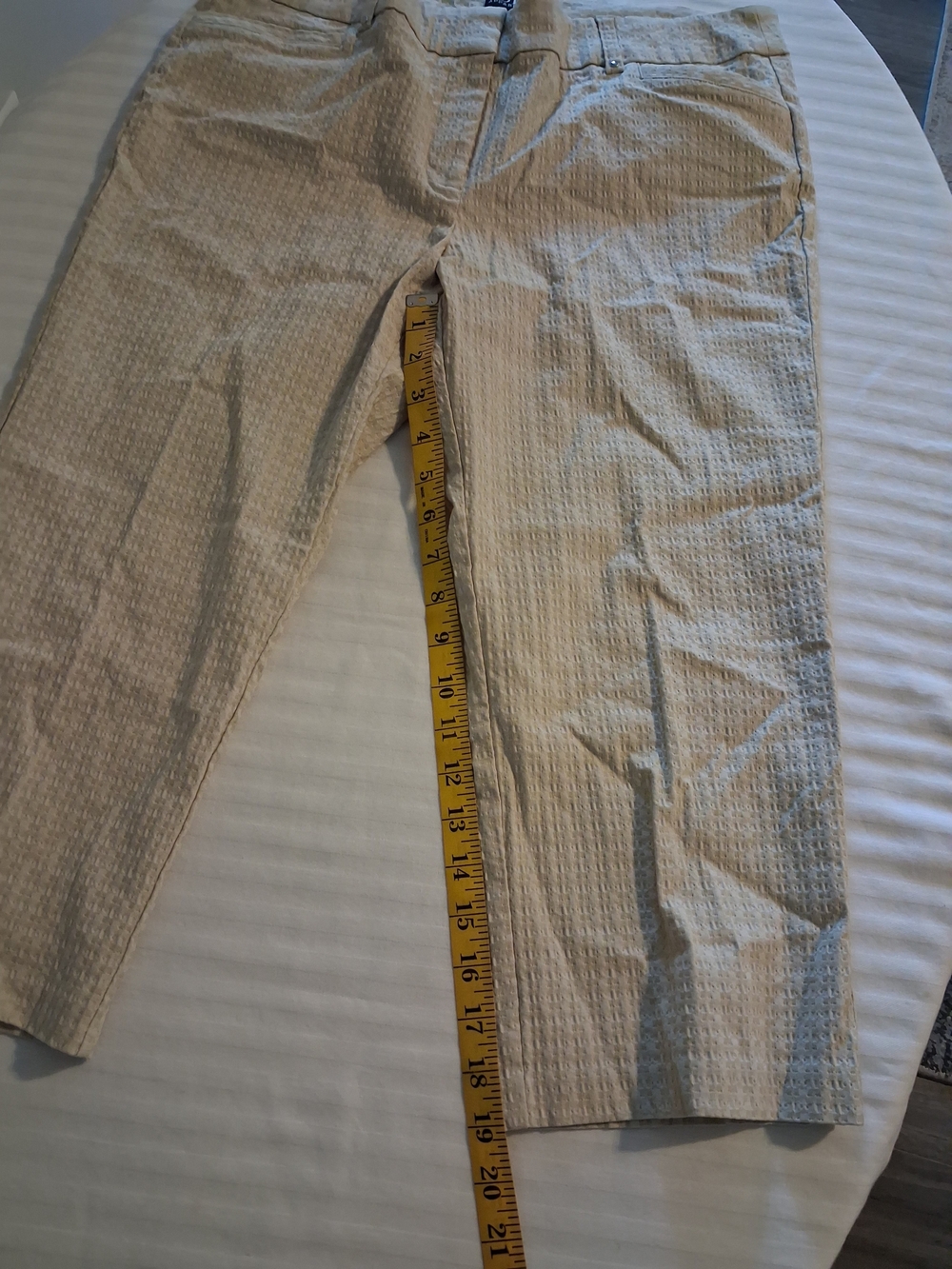 Beige Capris Size 16 - Picture 7 of 8